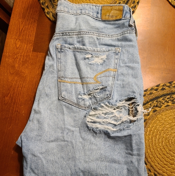 SOLD Tomgirl Bermuda Shorts - Picture 7 of 7